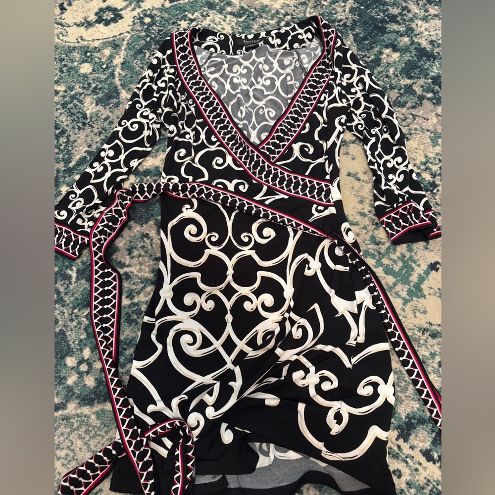 Elegant Black and White Patterned Dress
